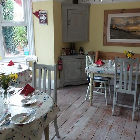 Bed and Breakfast Hooray Henrys Sheringham Exterior foto