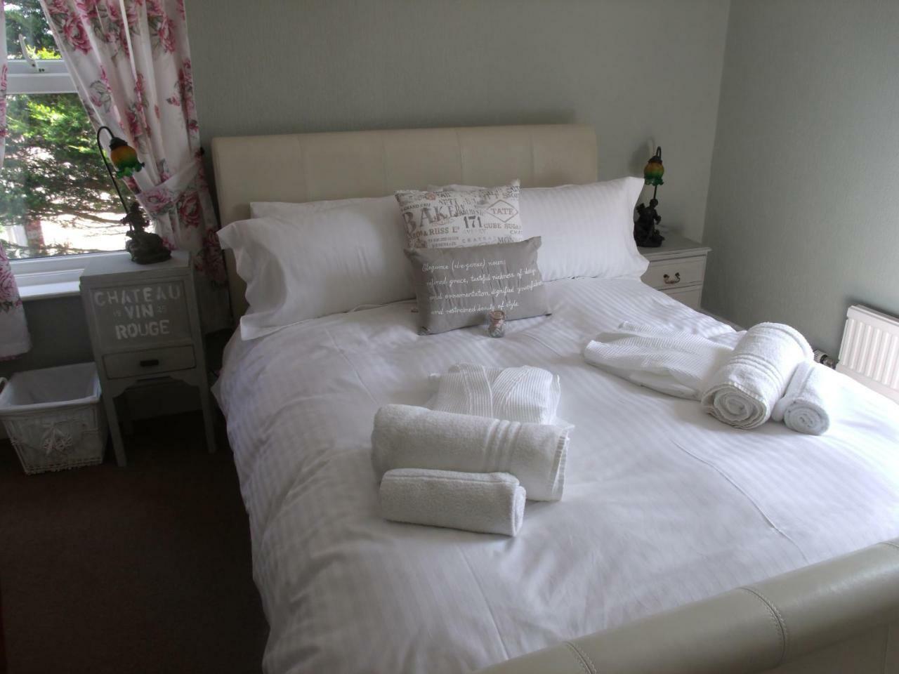 Bed and Breakfast Hooray Henrys Sheringham Exterior foto